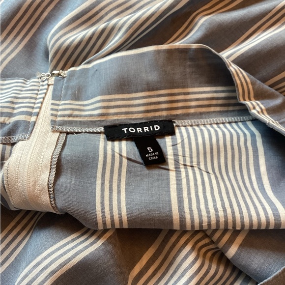 TORRID BLUE STRIPED SKIRT - Picture 8 of 9